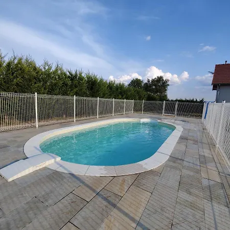 Les Grandes Menieres Proche Du Pal