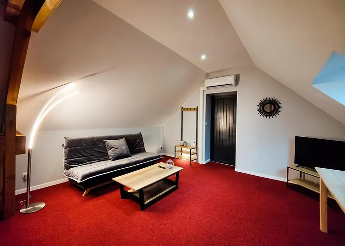 Les Grandes Menieres Proche Du Pal Bed & Breakfast Le Donjon