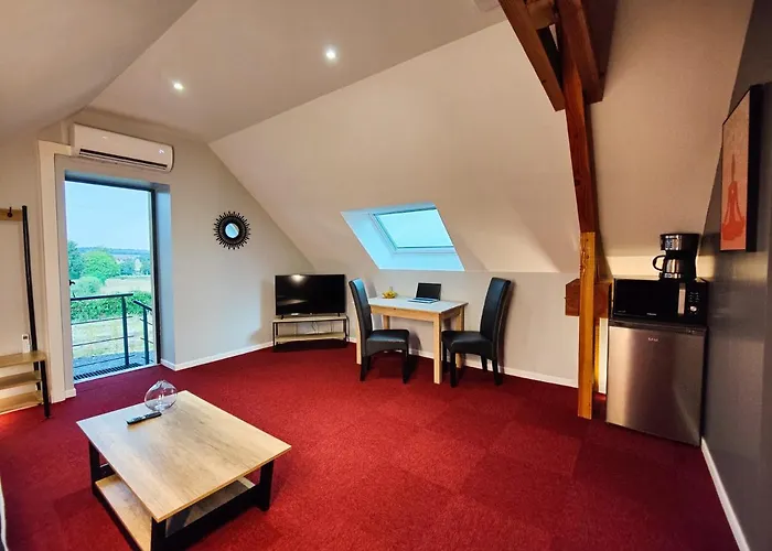 Les Grandes Menieres Proche Du Pal